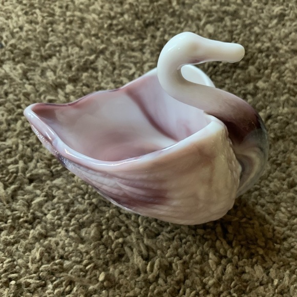 Vintage Imperial Purple Swan Slag Glass Circa 1850 - Picture 2 of 4
